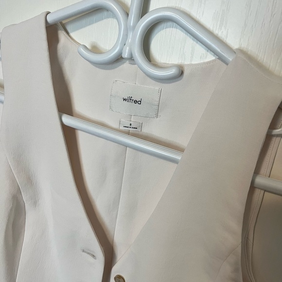 Wilfred Vest ✨ - Picture 5 of 9